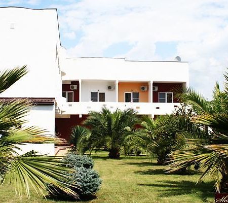 Hotel Sharmat Pizunda Ngoại thất bức ảnh