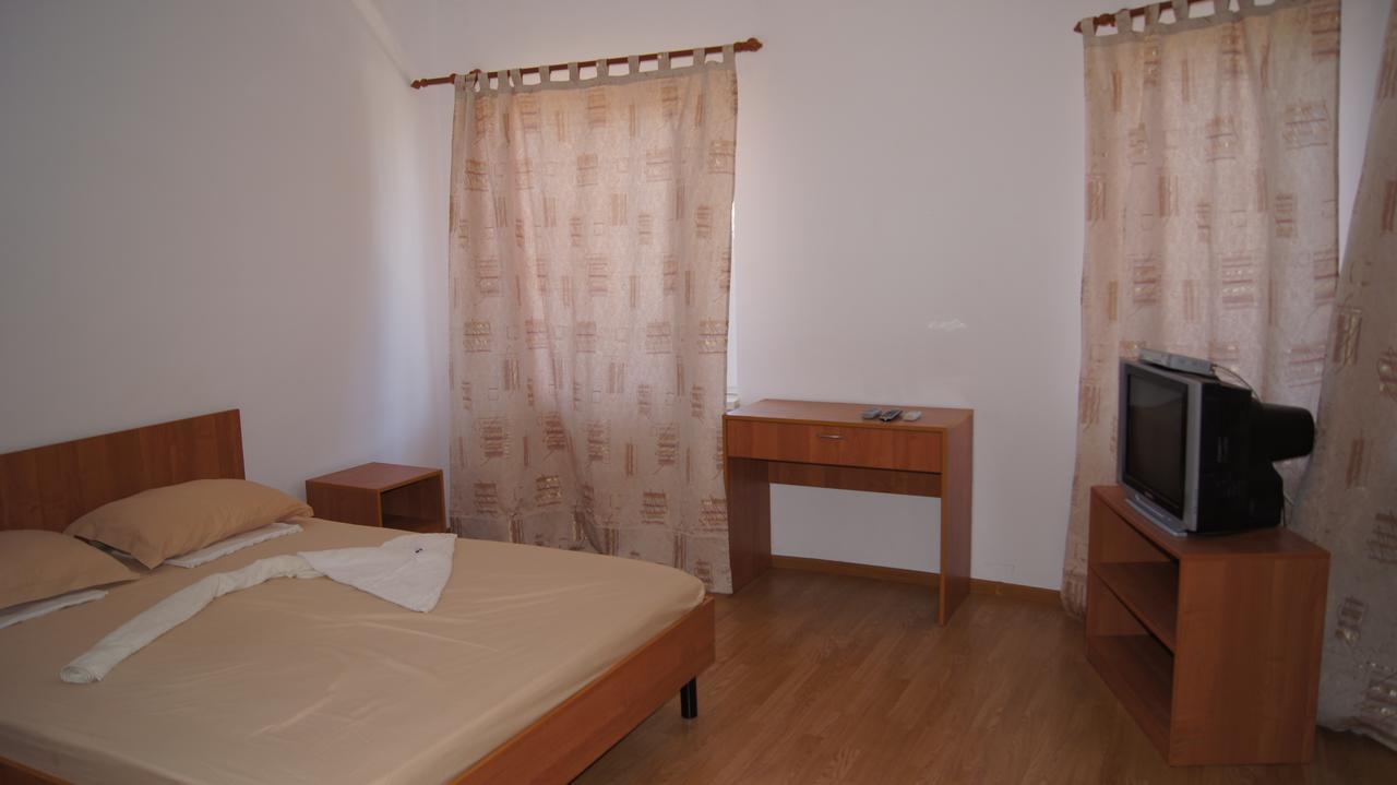 Hotel Sharmat Pizunda Ngoại thất bức ảnh