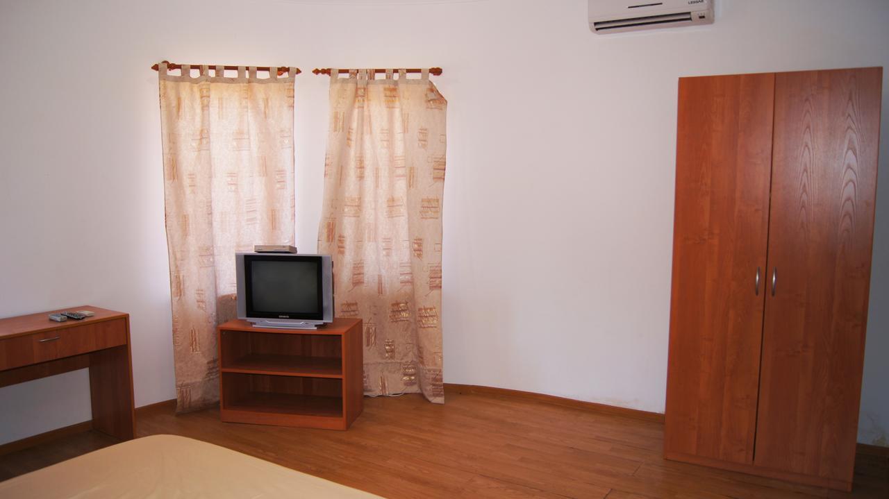 Hotel Sharmat Pizunda Ngoại thất bức ảnh